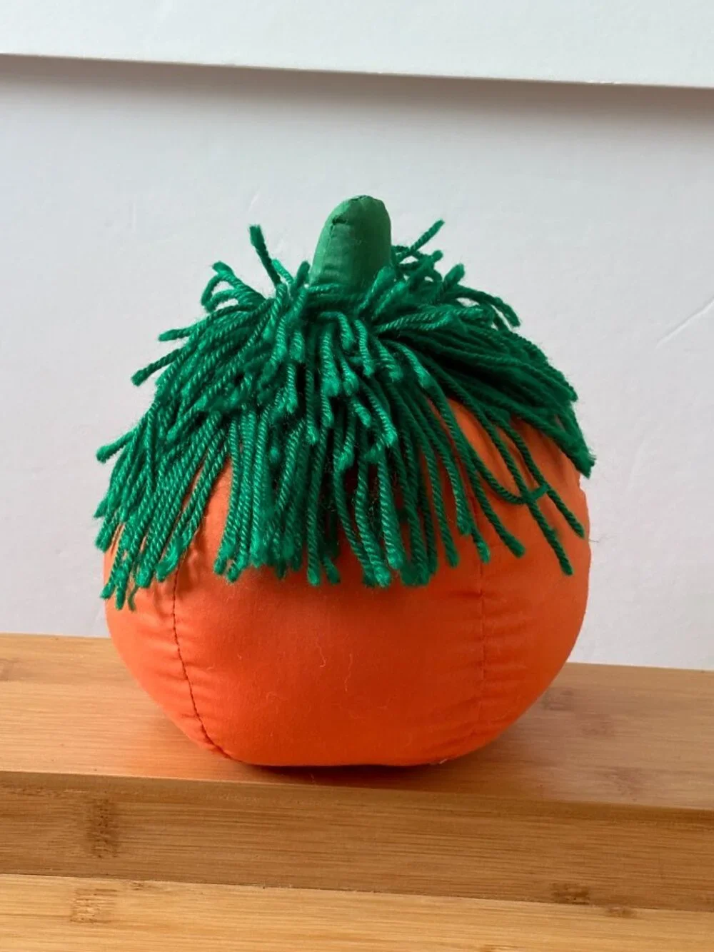 Grinners Pumpkin Halloween Plush Decor Green Yarn Hair Fabric 6 Inch 1995 Vtg